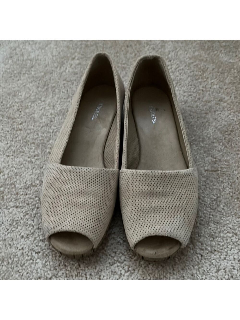 Aerosols peep toe wedge